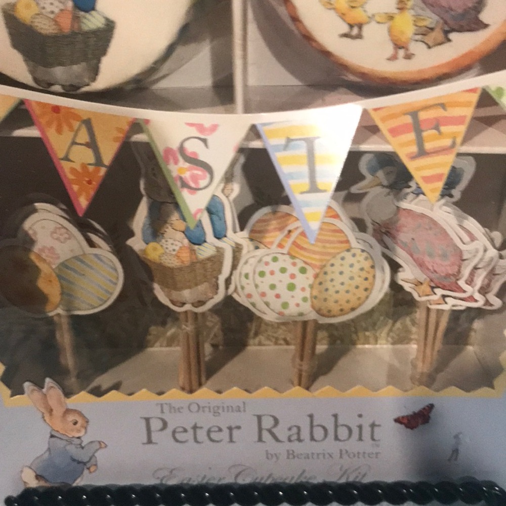 Meri Meri Peter Rabbit Easter Cupcake Decorations RARE - Picture 2 of 3
